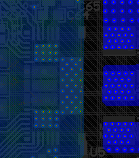  DRV7308 焊盘下的 TIDA-010273
                    散热过孔